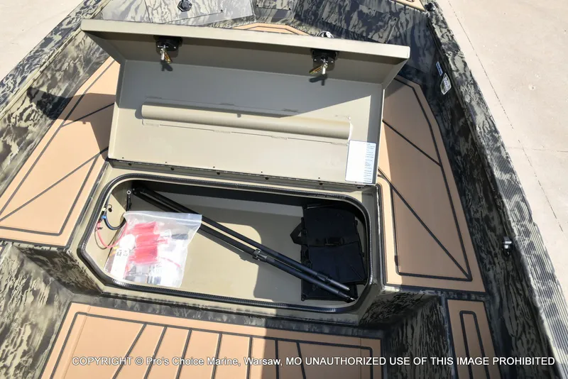 Slide: The Image of Tracker Grizzly 1650 T Prairie Wings Edition w/50HP Mercury Tiller 2026 - 18