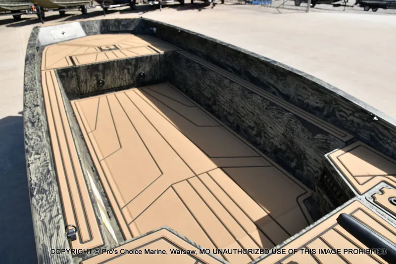 Slide: The Image of Tracker Grizzly 1650 T Prairie Wings Edition w/50HP Mercury Tiller 2026 - 31