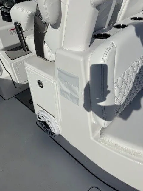 Slide: The Image of Crownline Boats 310 XSS 2026 - 10