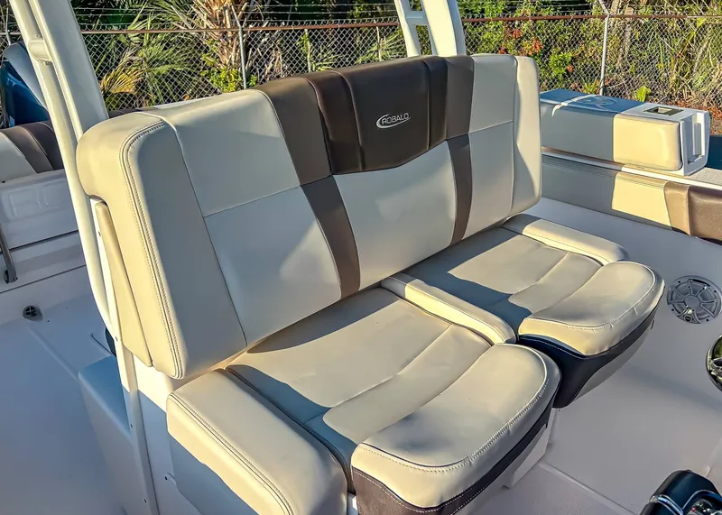 Slide: The Image of Robalo R272 Center Console 2019 - 13