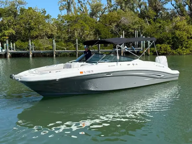 The Image of Hurricane 2690 sun deck 2024 - 1