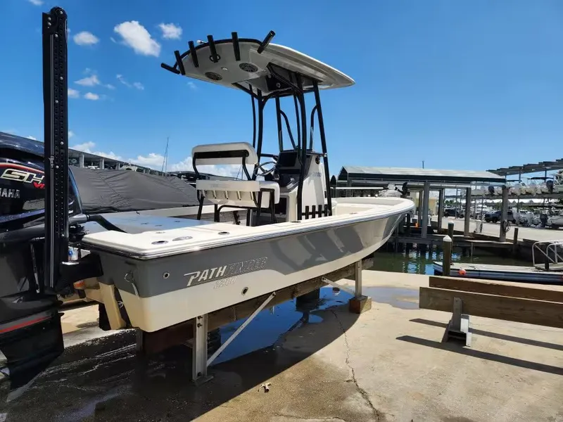 The Image of Pathfinder 2200 TRS 2022 - 1