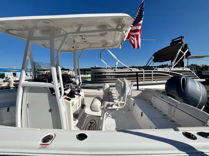 Slide: The Image of Sea Hunt Ultra 219 2021 - 5