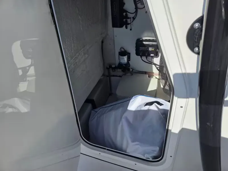 Slide: The Image of Sportsman 232 HERITAGE PLAINUM 2023 - 10