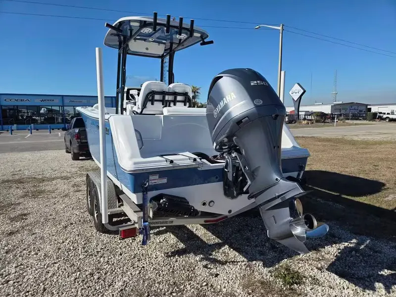 Slide: The Image of Sportsman 232 HERITAGE PLAINUM 2023 - 3