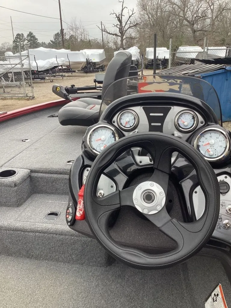 Slide: The Image of Tracker Pro Team 175 TXW 2022 - 10