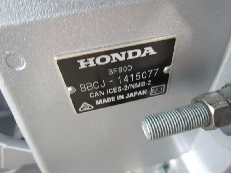 Slide: The Image of Honda BF90D engine plate, made in Japan, Hewescraft 180 Sportsman 2026. - 19