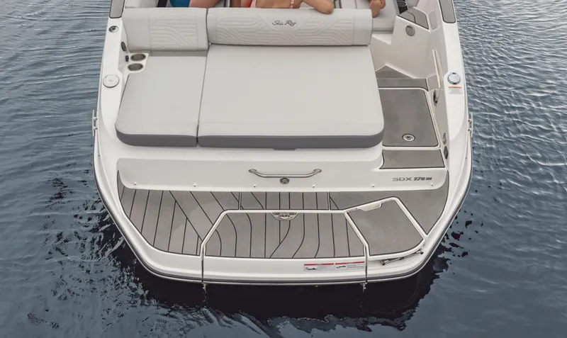 Slide: The Image of Sea Ray 270 SDX Surf 2026 - 15