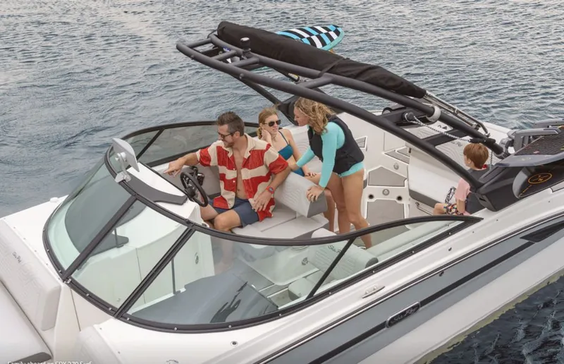 Slide: The Image of Sea Ray 270 SDX Surf 2026 - 3