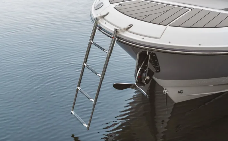 Slide: The Image of Sea Ray 270 SDX Surf 2026 - 5