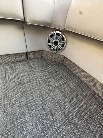 Slide: The Image of Bennington 2550 RCL 2015 - 10