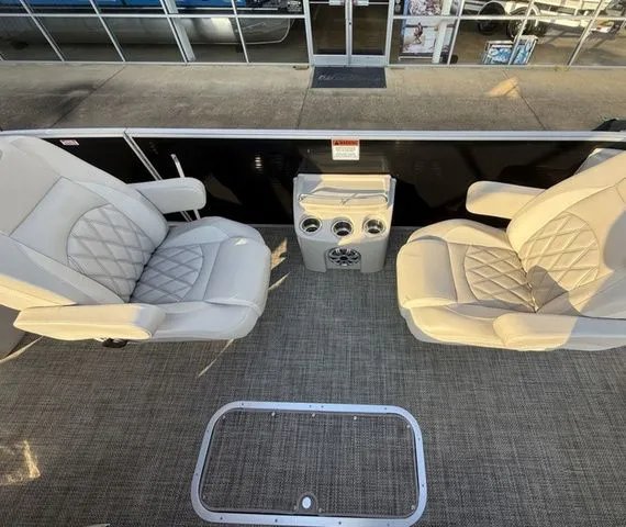 Slide: The Image of Bennington 2550 RCL 2015 - 11