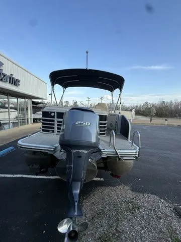 Slide: The Image of Bennington 2550 RCL 2015 - 13