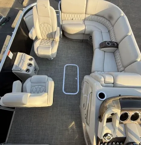 Slide: The Image of Bennington 2550 RCL 2015 - 16