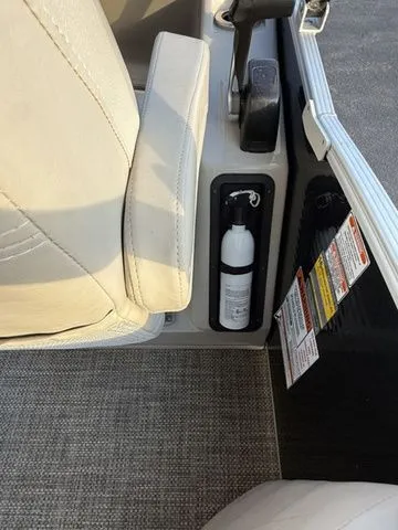 Slide: The Image of Bennington 2550 RCL 2015 - 18