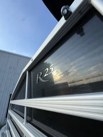 Slide: The Image of Bennington 2550 RCL 2015 - 5