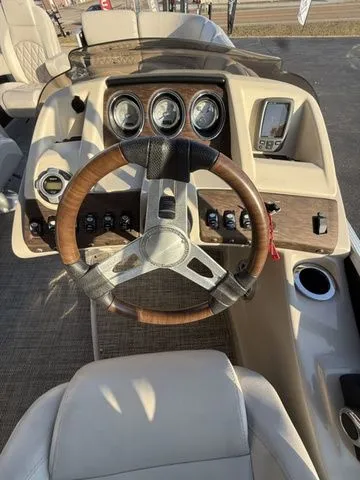 Slide: The Image of Bennington 2550 RCL 2015 - 8