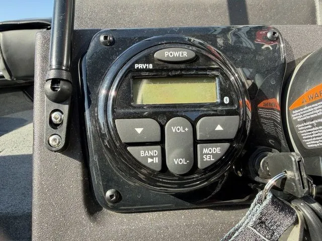 Slide: The Image of Tracker Targa V-18 WT 2023 - 10