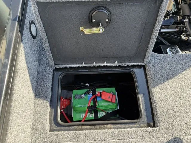 Slide: The Image of Tracker Targa V-18 WT 2023 - 17