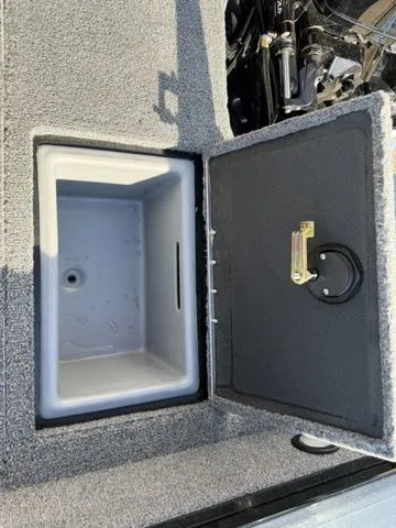 Slide: The Image of Tracker Targa V-18 WT 2023 - 18