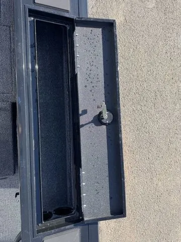 Slide: The Image of Tracker Targa V-18 WT 2023 - 20