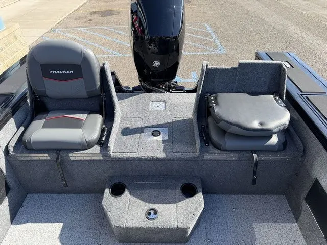 Slide: The Image of Tracker Targa V-18 WT 2023 - 25