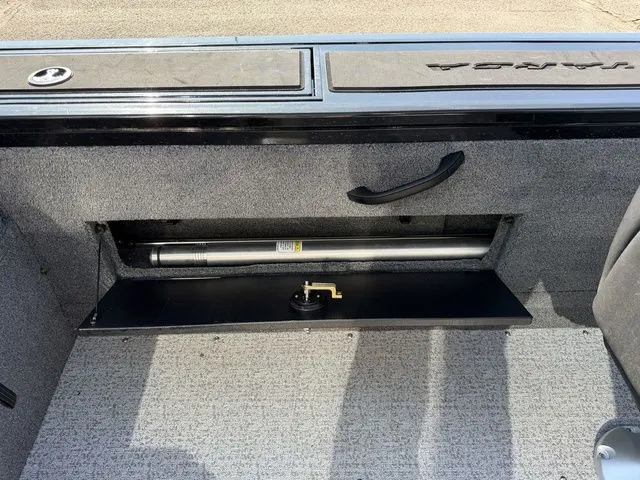 Slide: The Image of Tracker Targa V-18 WT 2023 - 27