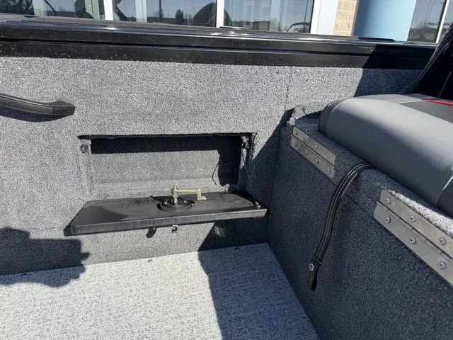 Slide: The Image of Tracker Targa V-18 WT 2023 - 28