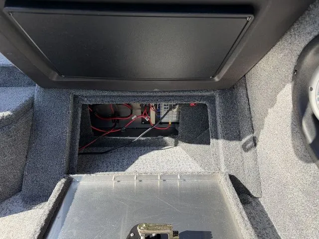 Slide: The Image of Tracker Targa V-18 WT 2023 - 30