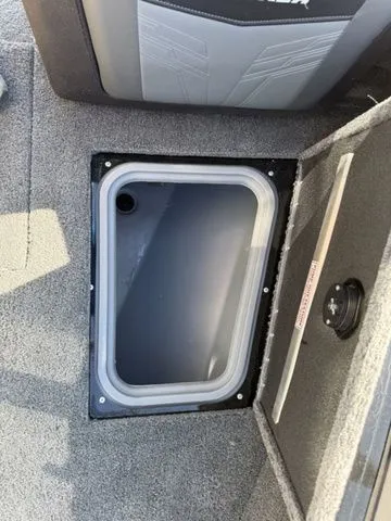 Slide: The Image of Tracker Targa V-18 WT 2023 - 33