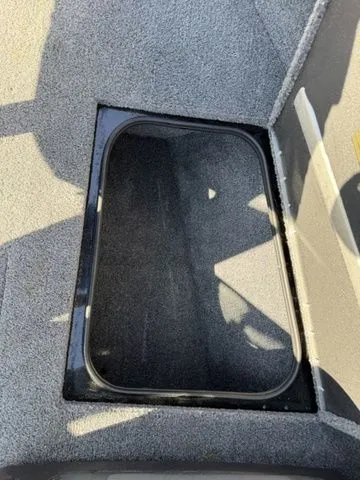 Slide: The Image of Tracker Targa V-18 WT 2023 - 34