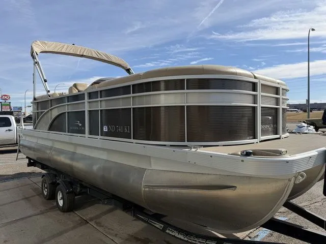 Slide: The Image of Bennington 22SSRX 2017 - 8