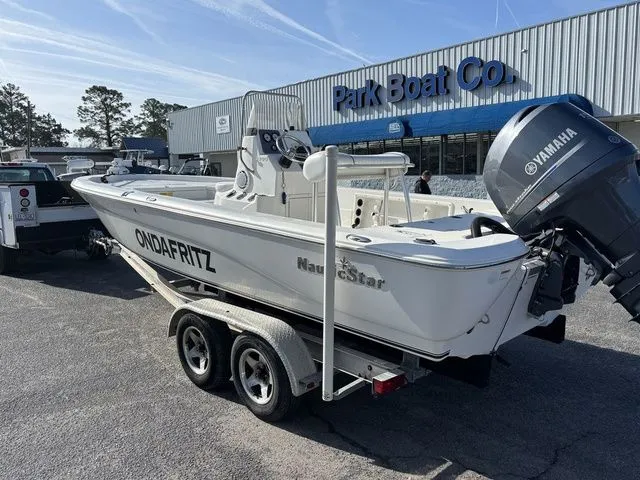 Slide: The Image of NauticStar 2200 BAY 2013 - 2