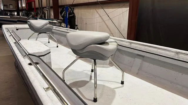 Slide: The Image of Supreme S52 W/Tohatsu 40 Jet 2026 - 11