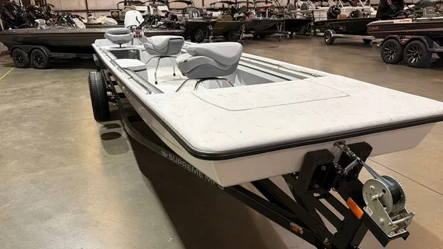 Slide: The Image of Supreme S52 W/Tohatsu 40 Jet 2026 - 7