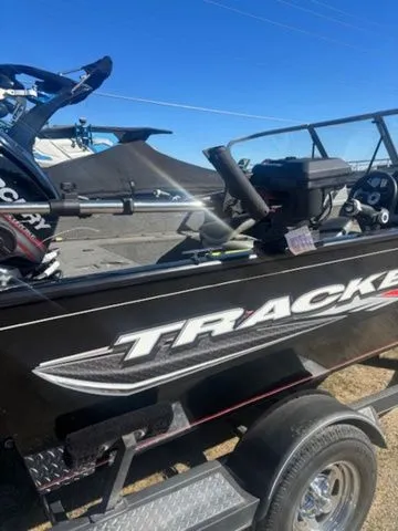 Slide: The Image of Tracker Pro Guide™ V-165 WT 2019 - 3