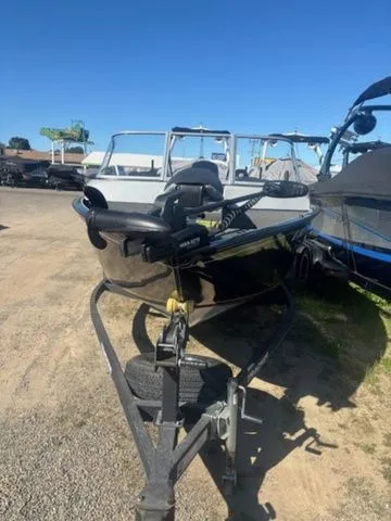 Slide: The Image of Tracker Pro Guide™ V-165 WT 2019 - 5