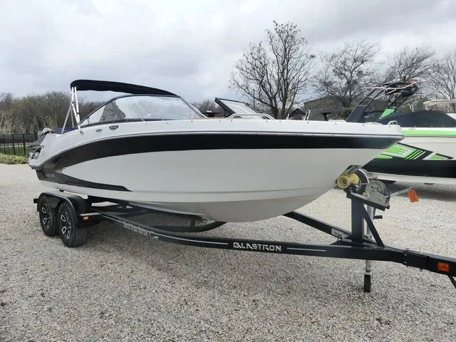 Slide: The Image of Glastron GX 215 2022 - 6