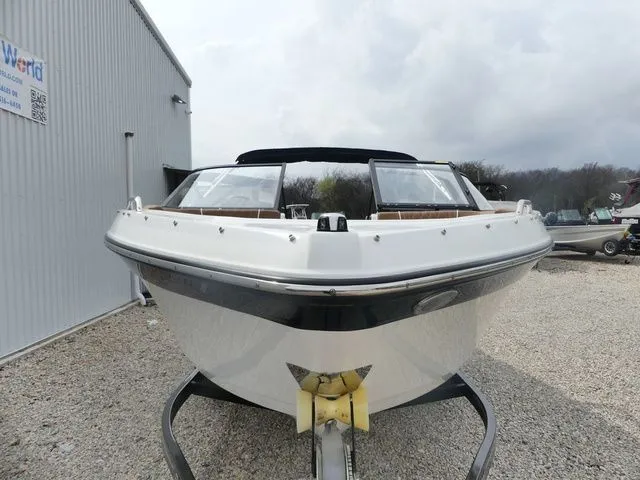 Slide: The Image of Glastron GX 215 2022 - 7