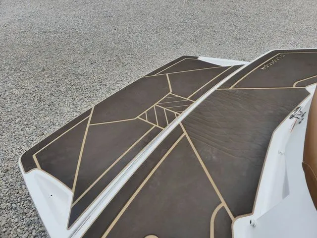 Slide: The Image of Glastron GX 215 2022 - 8