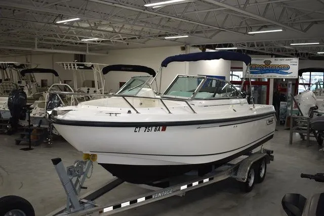 Slide: The Image of Boston Whaler 210 Ventura Dual Console 2003 - 10