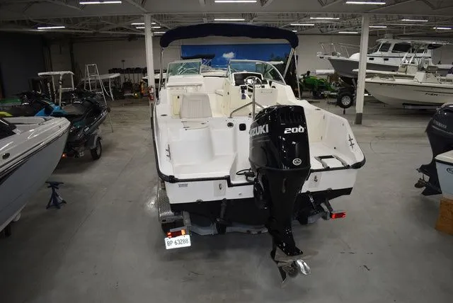 Slide: The Image of Boston Whaler 210 Ventura Dual Console 2003 - 14