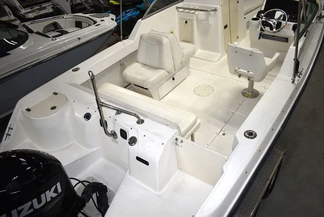 Slide: The Image of Boston Whaler 210 Ventura Dual Console 2003 - 20