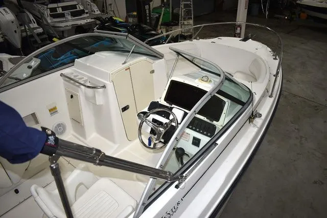 Slide: The Image of Boston Whaler 210 Ventura Dual Console 2003 - 24