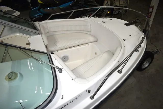 Slide: The Image of Boston Whaler 210 Ventura Dual Console 2003 - 26