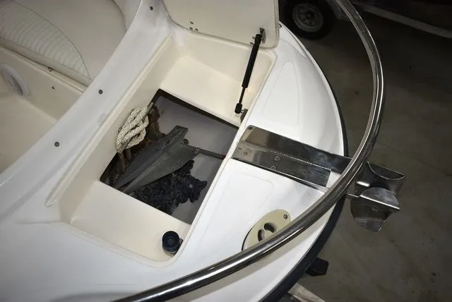 Slide: The Image of Boston Whaler 210 Ventura Dual Console 2003 - 28