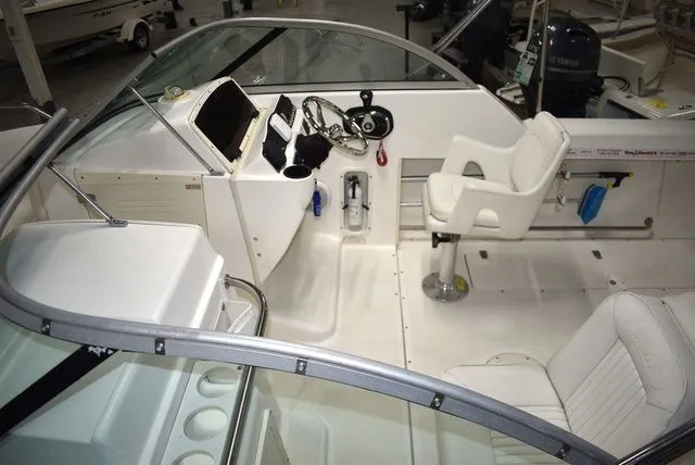 Slide: The Image of Boston Whaler 210 Ventura Dual Console 2003 - 30