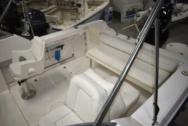 Slide: The Image of Boston Whaler 210 Ventura Dual Console 2003 - 31