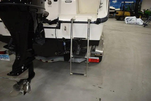 Slide: The Image of Boston Whaler 210 Ventura Dual Console 2003 - 34