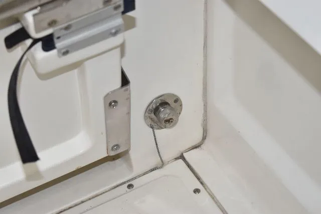 Slide: The Image of Boston Whaler 210 Ventura Dual Console 2003 - 39